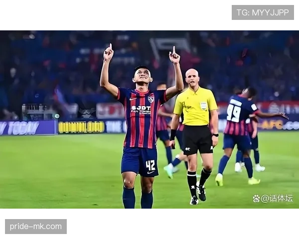 申花边路进攻乏力，中路扎堆问题是否制约球队进攻多样性？